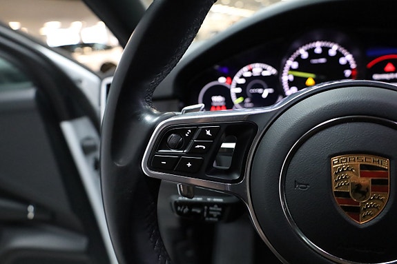 Porsche Cayenne 24 of 30