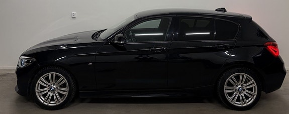 BMW 118i 2 of 5