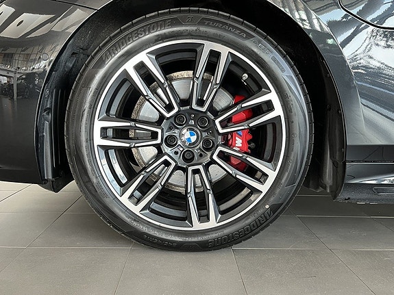 BMW 530e 4 of 5