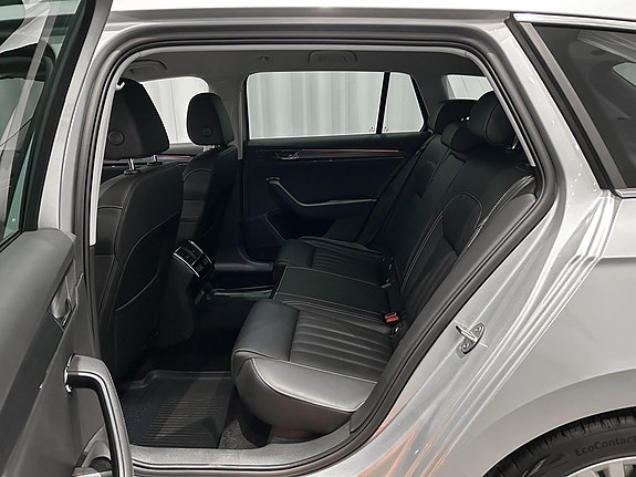 Skoda Superb 9 of 17