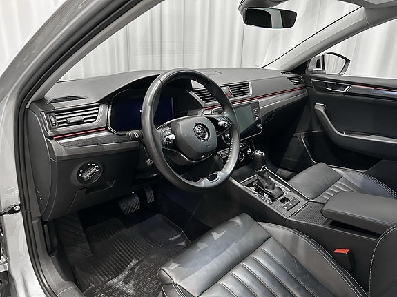 Skoda Superb 10 of 17