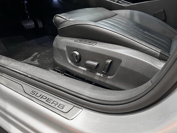 Skoda Superb 8 of 17