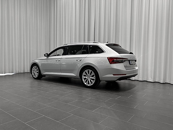 Skoda Superb 3 of 5