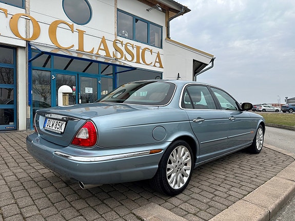 Jaguar XJ 4 of 7