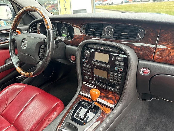 Jaguar XJ 6 of 7