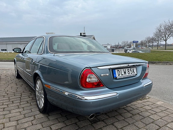 Jaguar XJ 5 of 7