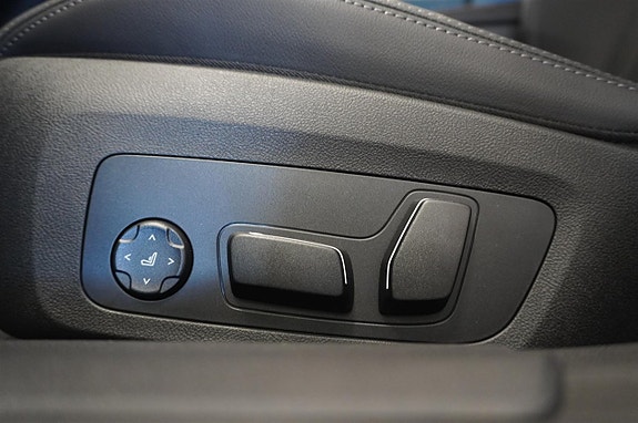 BMW i4 8 of 21