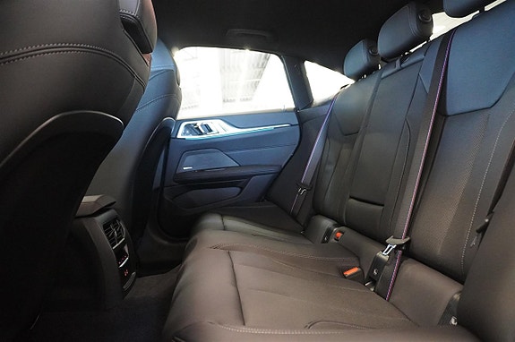 BMW i4 10 of 21