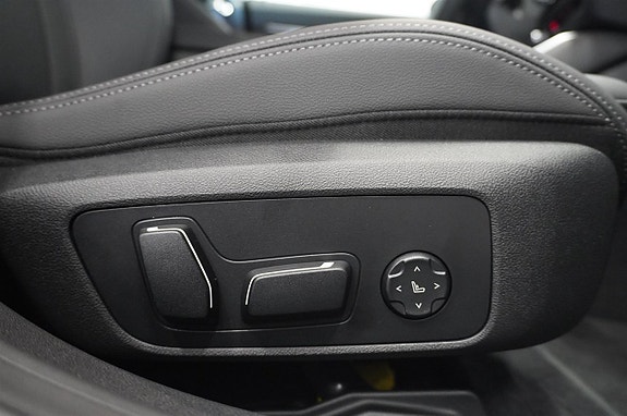 BMW i4 14 of 21
