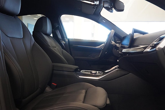 BMW i4 13 of 21