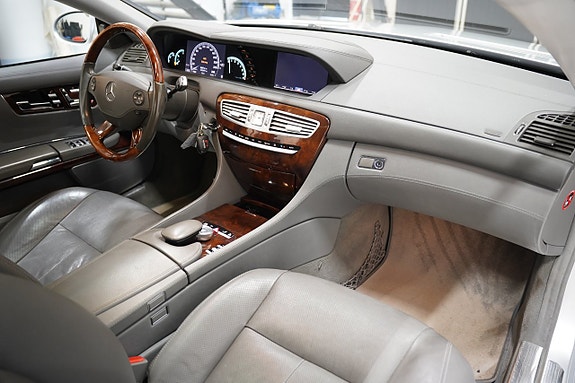 Mercedes-Benz CL500 9 of 19