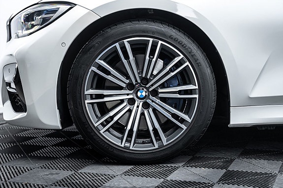 BMW 330d 7 of 30
