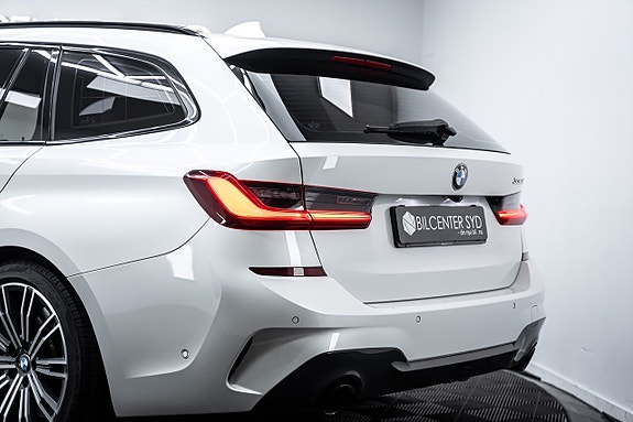 BMW 330d 24 of 30