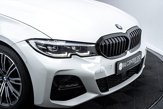 BMW 330d 13 of 30
