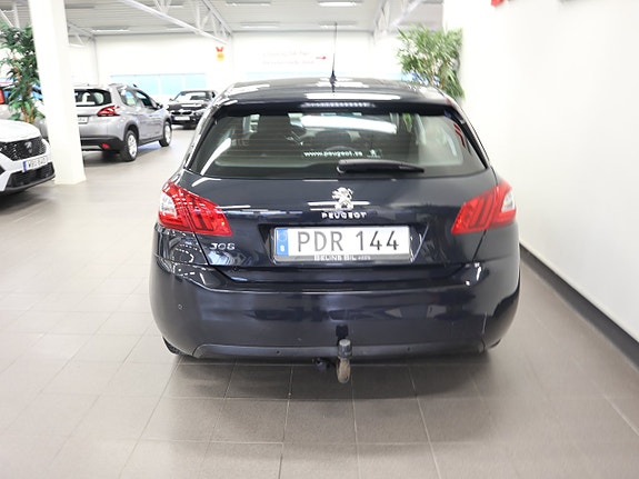 Peugeot 308 4 of 5