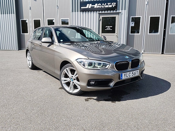 BMW 120d 2 of 5