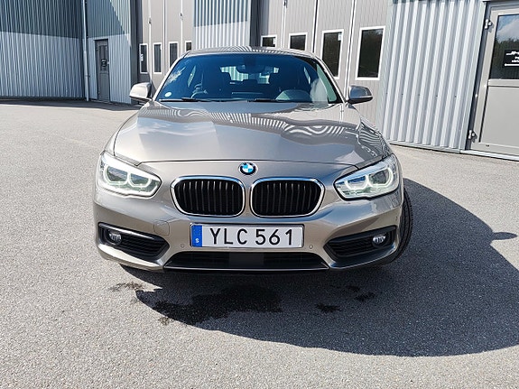 BMW 120d 3 of 5