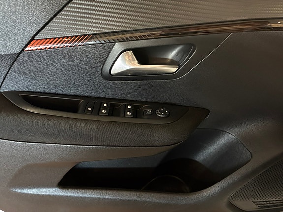 Peugeot 208 11 of 23