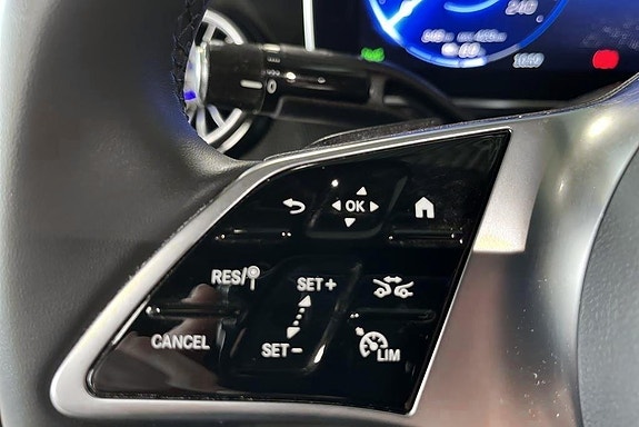 Mercedes-Benz EQE350 19 of 19