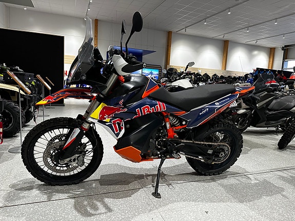 KTM 890 Adventure R 2 of 3