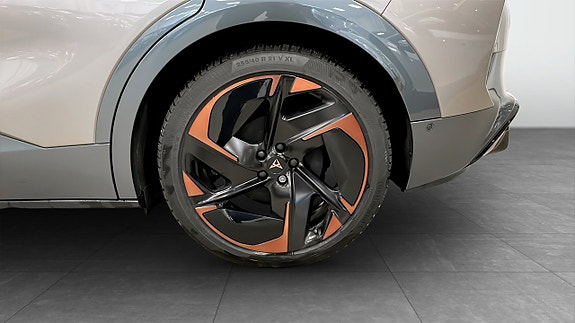 Cupra Tavascan 5 of 5