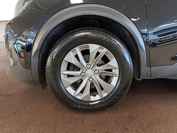 Peugeot 2008 9 of 17