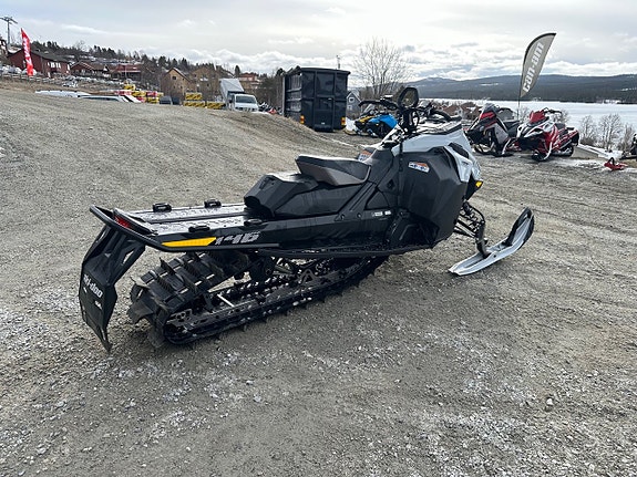 Ski-Doo Summit Adrenaline 146" 600R E-Tec -25 3 of 5