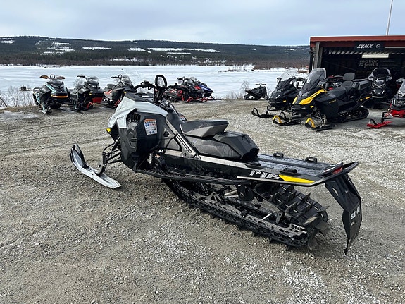 Ski-Doo Summit Adrenaline 146" 600R E-Tec -25 4 of 5