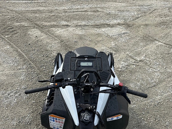 Ski-Doo Summit Adrenaline 146" 600R E-Tec -25 5 of 5