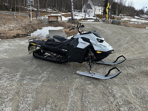 Ski-Doo Summit Adrenaline 146" 600R E-Tec -25 2 of 5