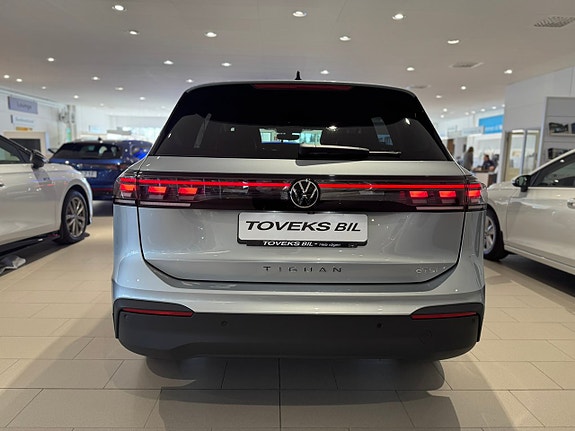 Volkswagen Tiguan 3 of 18