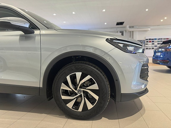 Volkswagen Tiguan 5 of 18