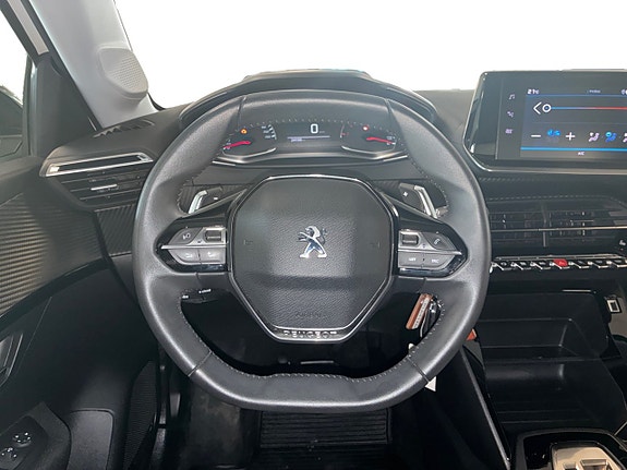 Peugeot 208 11 of 16