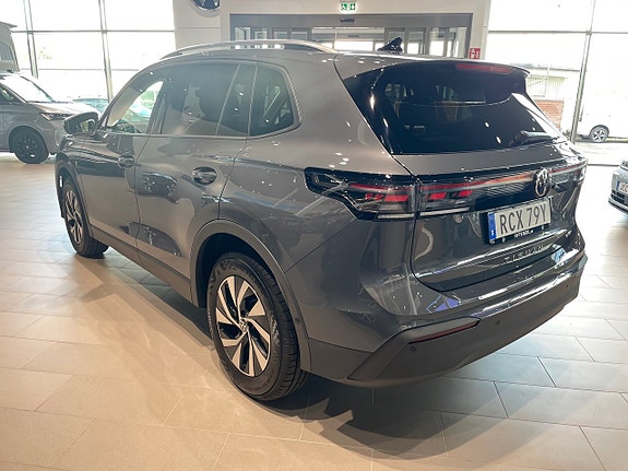 Volkswagen Tiguan 5 of 23