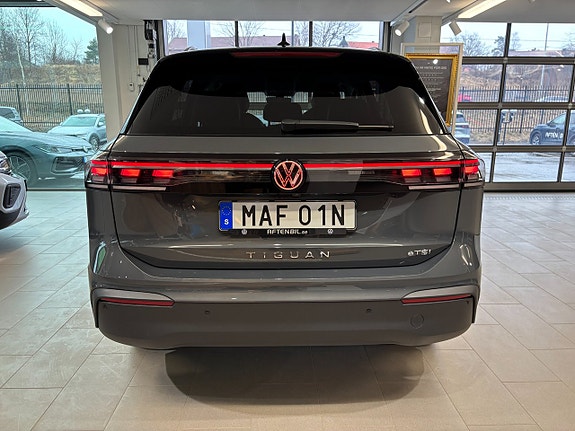 Volkswagen Tiguan 7 of 25