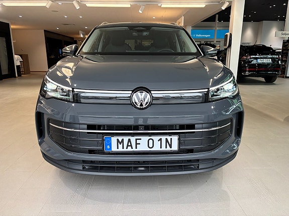 Volkswagen Tiguan 2 of 25