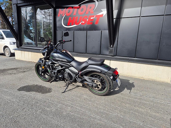 Kawasaki 650 Vulcan S -22 2 of 2