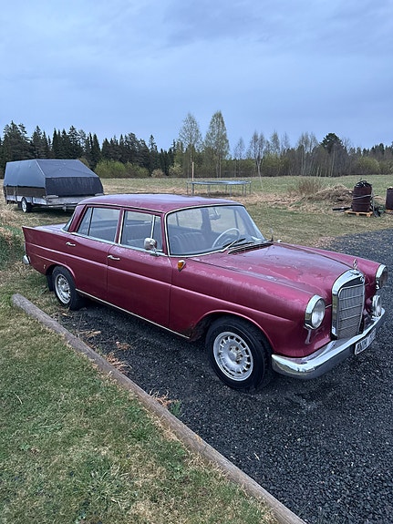 Mercedes-Benz 190 C 3 of 5