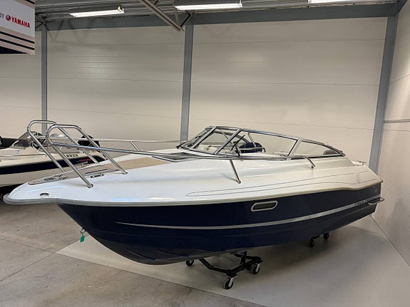 Uttern D66 Exclusive / Mercury 175hk Optimax