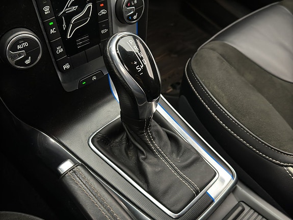 Volvo V40 20 of 27