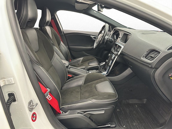 Volvo V40 10 of 27