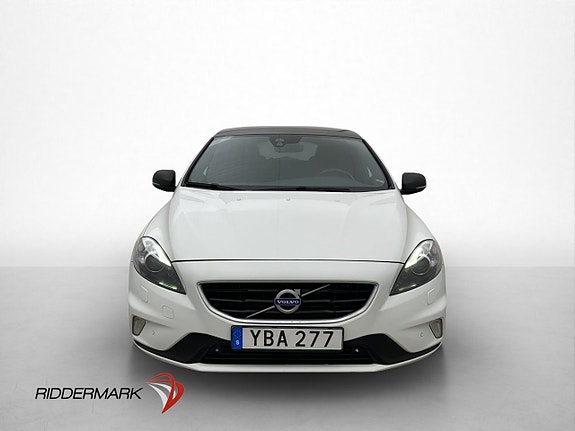 Volvo V40 2 of 5