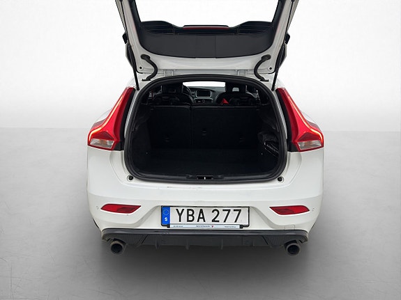 Volvo V40 9 of 27