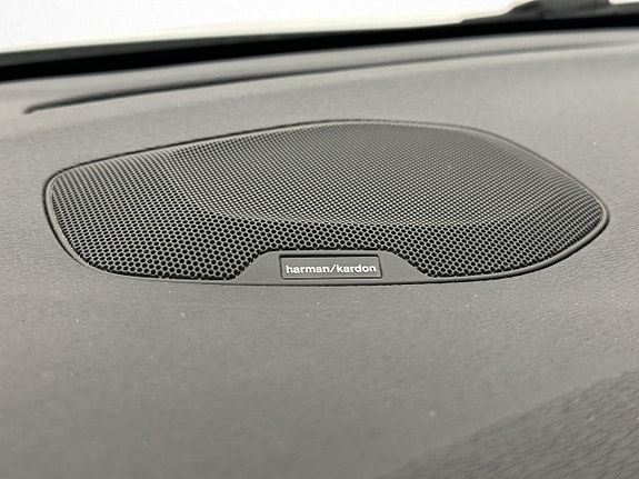 Volvo V40 13 of 27