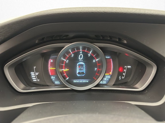 Volvo V40 18 of 27