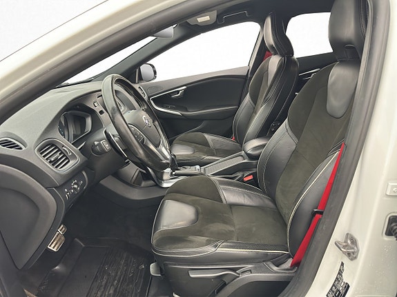 Volvo V40 12 of 27