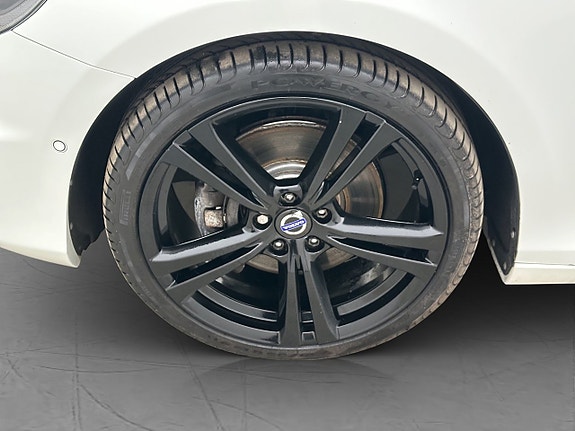 Volvo V40 24 of 27
