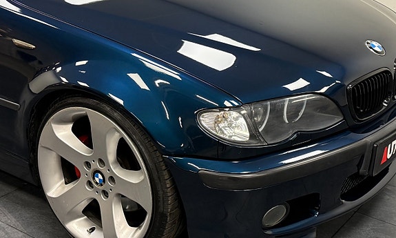 BMW 330i 3 of 5