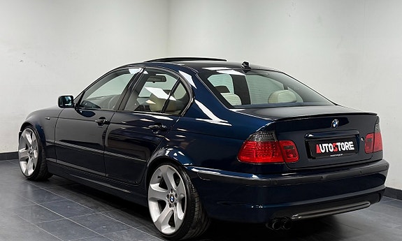 BMW 330i 2 of 5