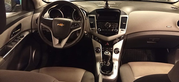 Chevrolet Cruze 5 of 5